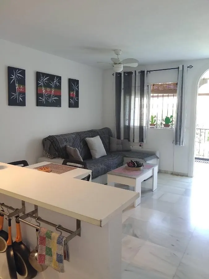 Apartamento Apartamento de cinco plazas en recinto muy tranquilo cerca del mar Benalmádena