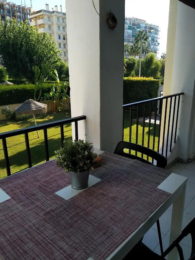 Apartamento Apartamento de cinco plazas en recinto muy tranquilo cerca del mar Benalmádena España